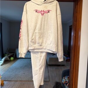 Women's Light Gray Hoodie & Jogger Set with Pink Tribal Motif